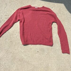 Universal thread sweater size small